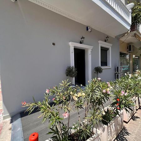 Kontis' Furnished Apartment Loutráki Exterior foto