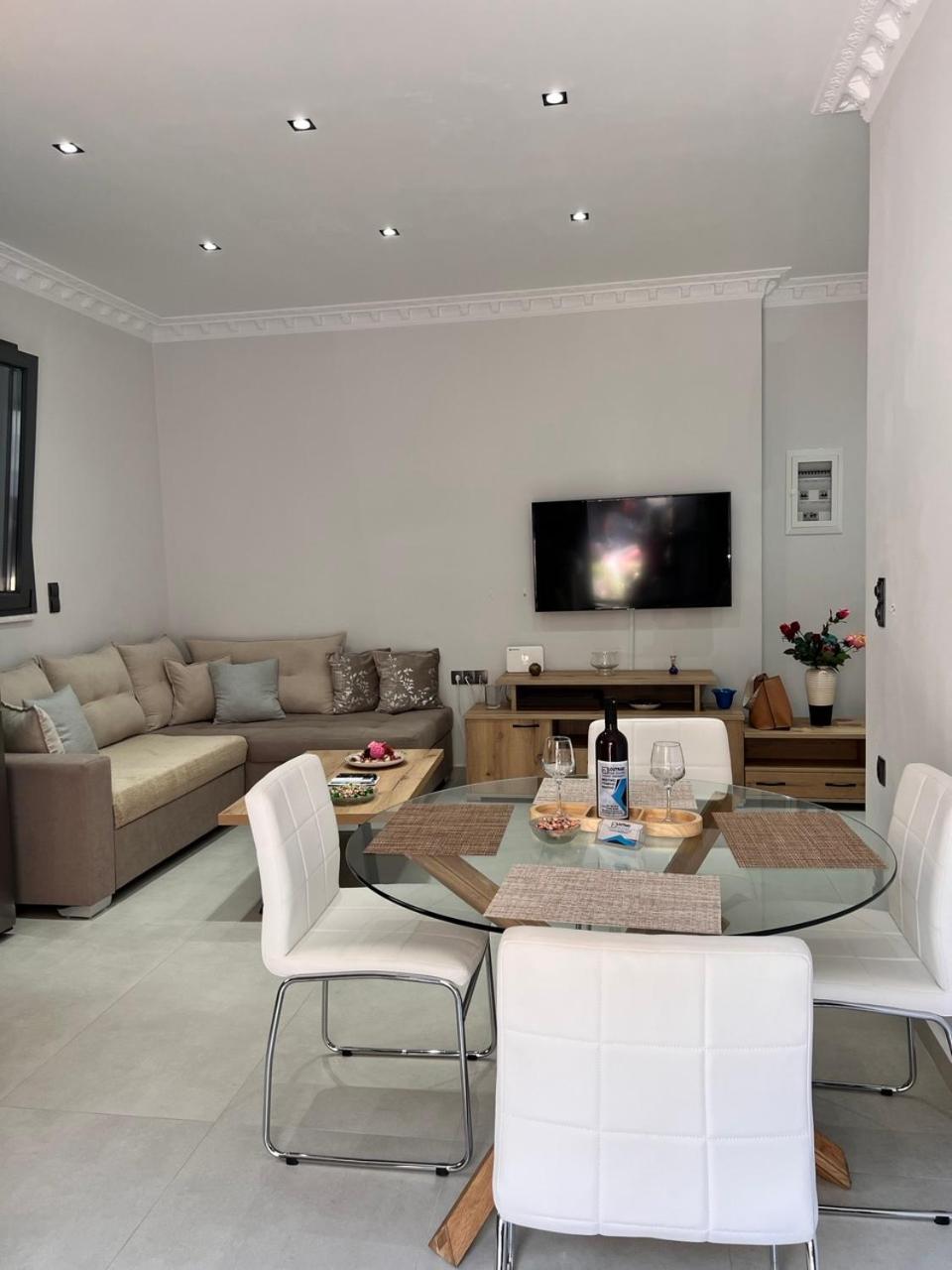 Kontis' Furnished Apartment Loutráki Exterior foto